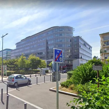 Proche De Paris Et Cdg